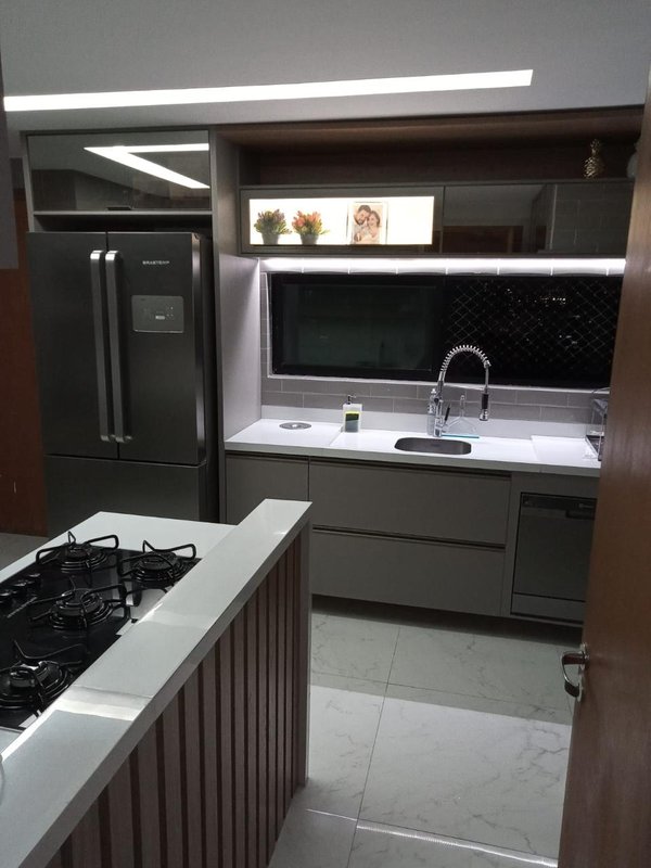 Apartamento à venda com 4 quartos sendo 2 suites, 130m² área útil por R$ 1.050.000,00 Rua Professor Ageu Magalhães Recife - 