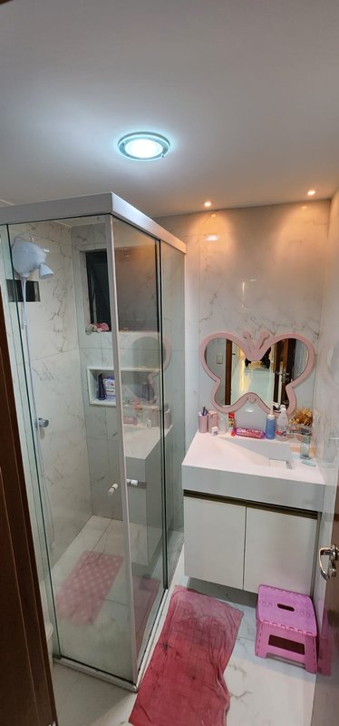 Apartamento à venda com 4 quartos sendo 2 suites, 130m² área útil por R$ 1.050.000,00 Rua Professor Ageu Magalhães Recife - 