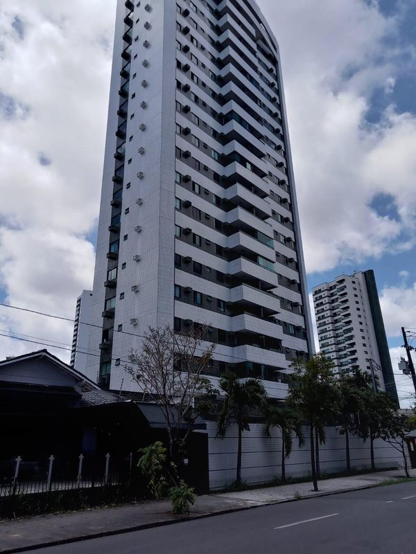Apartamento à venda com 4 quartos sendo 2 suites, 130m² área útil por R$ 1.050.000,00 Rua Professor Ageu Magalhães Recife - 