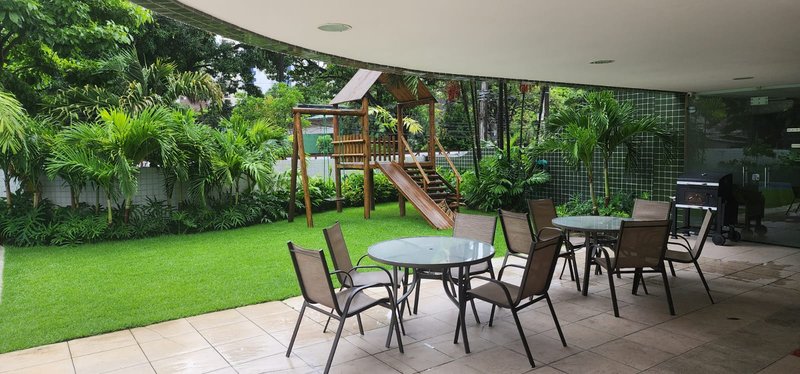 Apartamento à venda com 4 quartos sendo 2 suites, 130m² área útil por R$ 1.050.000,00 Rua Professor Ageu Magalhães Recife - 