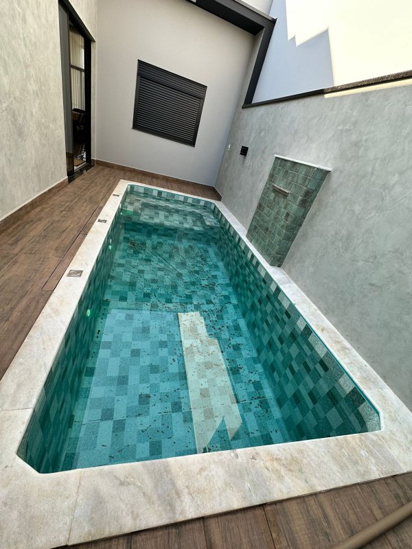 🏡 Casa no condominio Ypes 3 em Tatui! com 2 su&iacute;tes espa&ccedil;osas e uma Piscina!  Tatuí - 