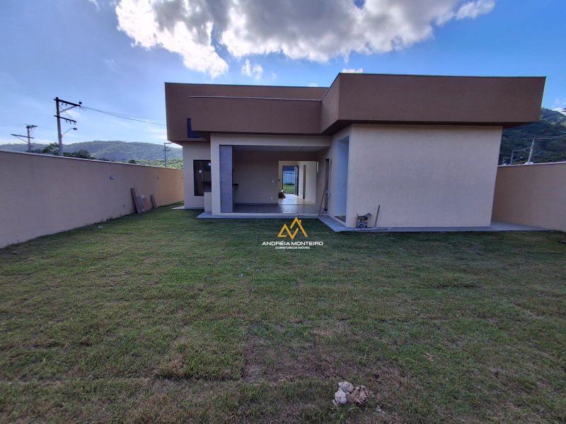 Casa com 3 dormitórios à venda, 112 m² - Ubatiba - Maricá/RJ - R$620.000,00  Rodovia Vereador Oldemar Guedes Figueiredo Maricá - 