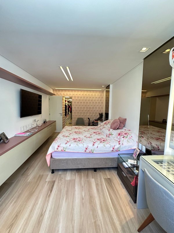 Apartamento à venda com 3 quartos sendo uma suíte, 154m² área útil por R$ 1.280.000,00 Rua Setúbal Recife - 