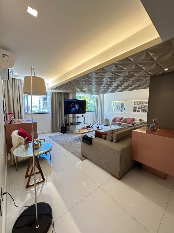 Apartamento à venda com 3 quartos sendo uma suíte, 154m² área útil por R$ 1.280.000,00 Rua Setúbal Recife - 