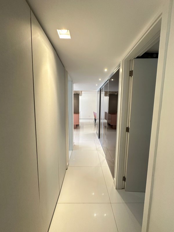 Apartamento à venda com 3 quartos sendo uma suíte, 154m² área útil por R$ 1.280.000,00 Rua Setúbal Recife - 