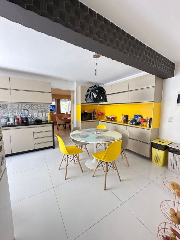 Apartamento à venda com 3 quartos sendo uma suíte, 154m² área útil por R$ 1.280.000,00 Rua Setúbal Recife - 