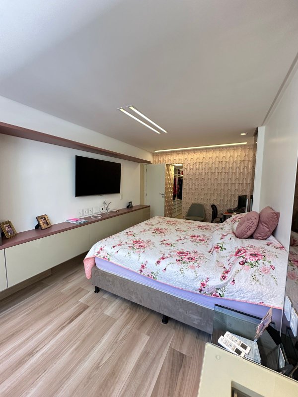Apartamento à venda com 3 quartos sendo uma suíte, 154m² área útil por R$ 1.280.000,00 Rua Setúbal Recife - 