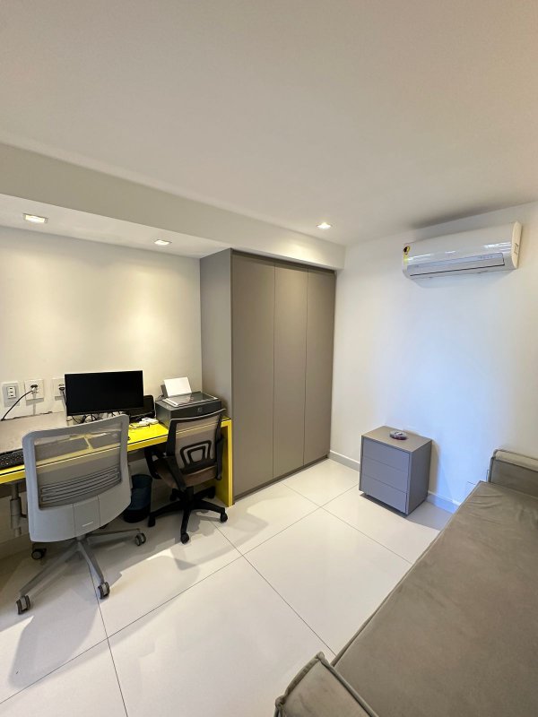 Apartamento à venda com 3 quartos sendo uma suíte, 154m² área útil por R$ 1.280.000,00 Rua Setúbal Recife - 