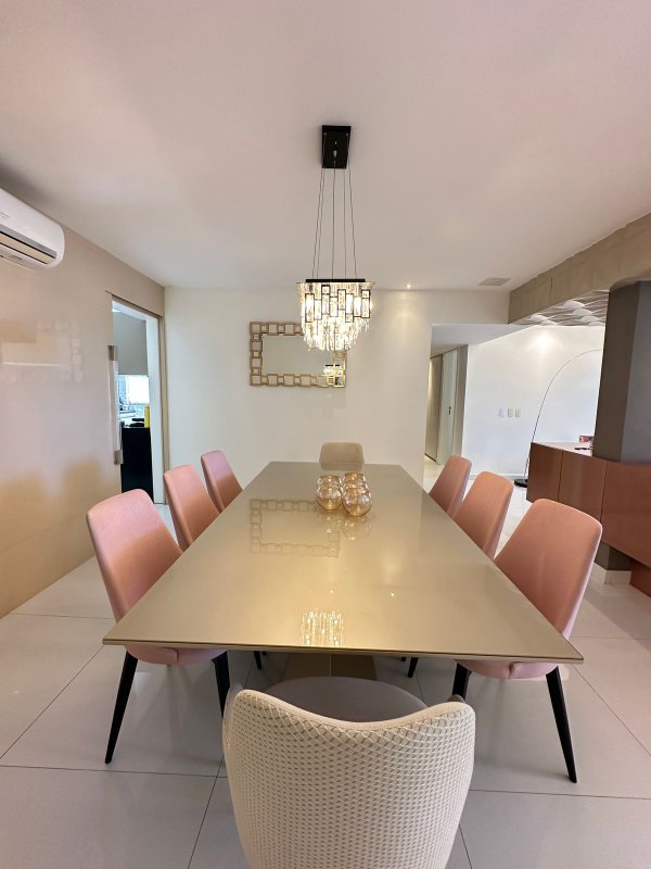 Apartamento à venda com 3 quartos sendo uma suíte, 154m² área útil por R$ 1.280.000,00 Rua Setúbal Recife - 