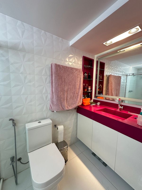 Apartamento à venda com 3 quartos sendo uma suíte, 154m² área útil por R$ 1.280.000,00 Rua Setúbal Recife - 