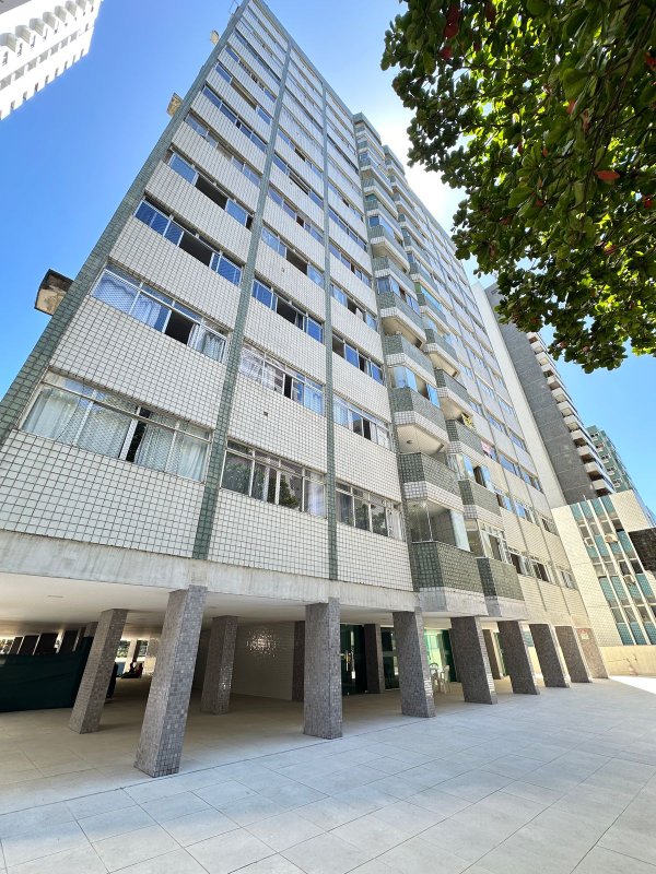 Apartamento à venda com 3 quartos sendo uma suíte, 154m² área útil por R$ 1.280.000,00 Rua Setúbal Recife - 