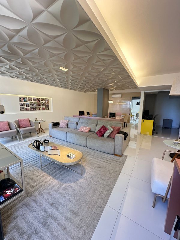Apartamento à venda com 3 quartos sendo uma suíte, 154m² área útil por R$ 1.280.000,00 Rua Setúbal Recife - 