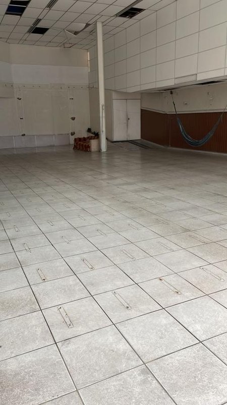 Loja no Cambuci com 600m² Avenida Lins de Vasconcelos São Paulo - 