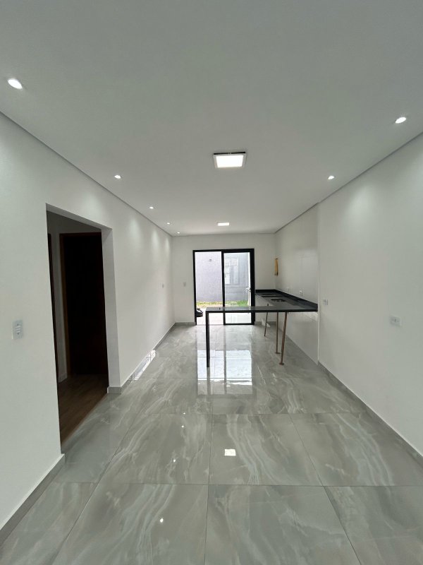 Casa Térrea com Suíte e Espaço Gourmet Próxima ao Centro - Mogi das Cruzes - 