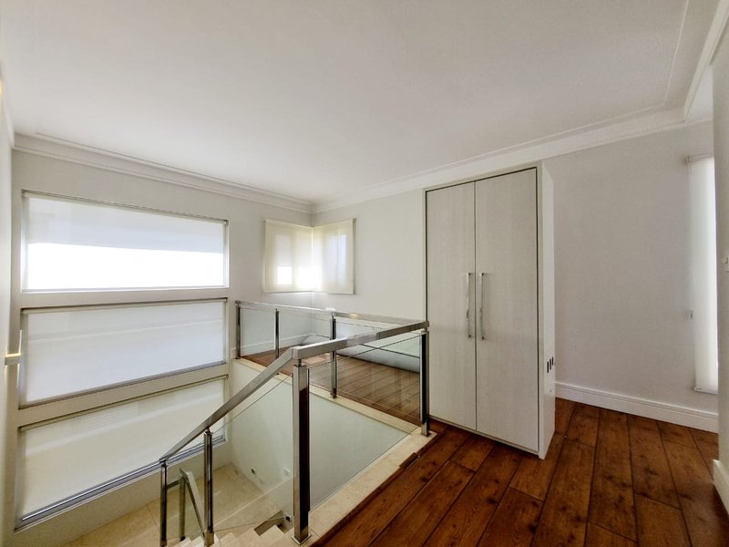 Casa em Condomínio - 3 suítes -  Jacareí - Venda - Jacareí - 