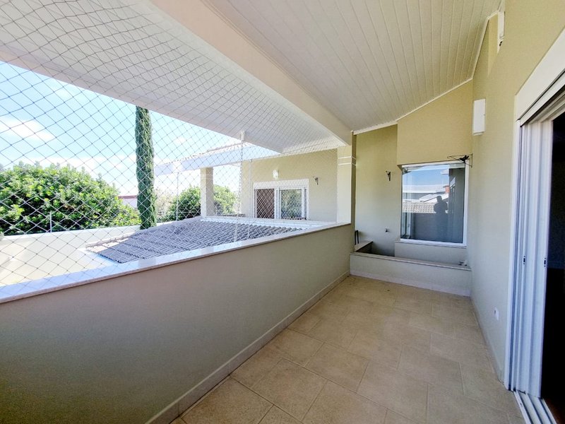 Casa em Condomínio - 3 suítes -  Jacareí - Venda - Jacareí - 