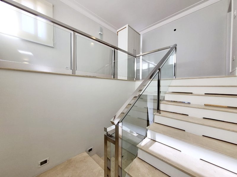 Casa em Condomínio - 3 suítes -  Jacareí - Venda - Jacareí - 