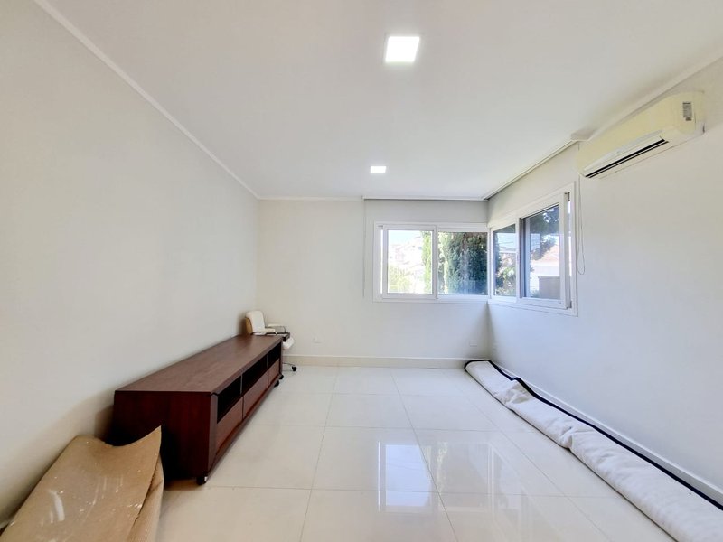 Casa em Condomínio - 3 suítes -  Jacareí - Venda - Jacareí - 