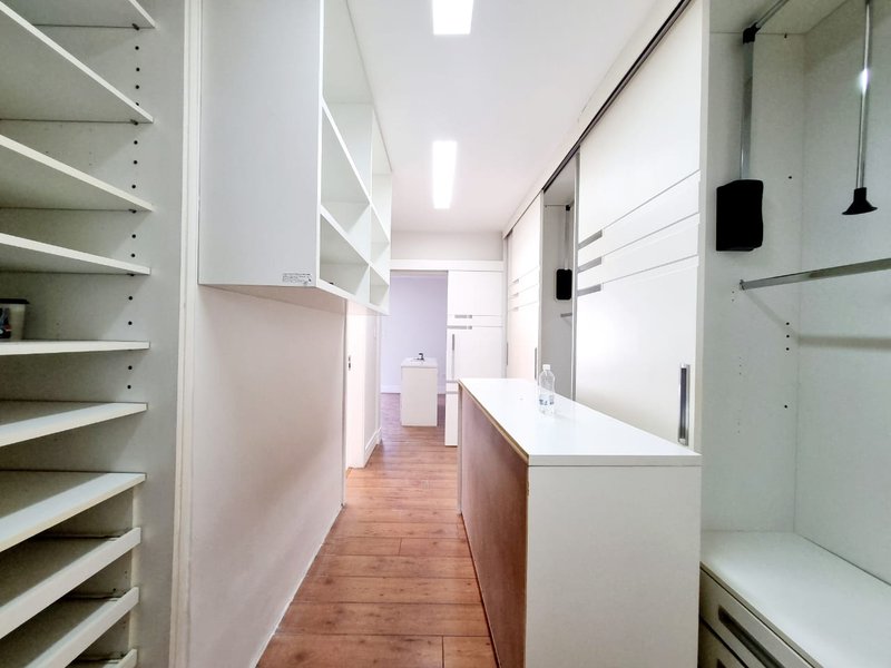 Casa em Condomínio - 3 suítes -  Jacareí - Venda - Jacareí - 