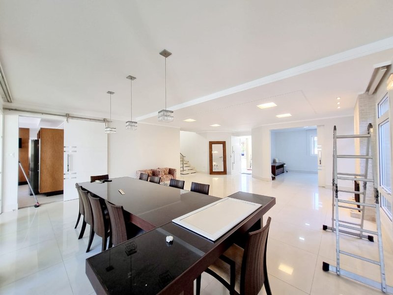 Casa em Condomínio - 3 suítes -  Jacareí - Venda - Jacareí - 