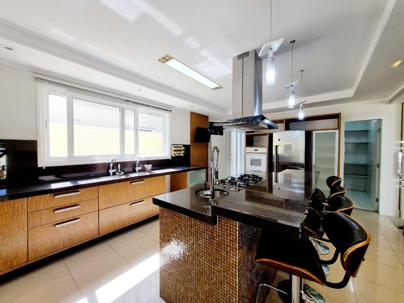 Casa em Condomínio - 3 suítes -  Jacareí - Venda - Jacareí - 