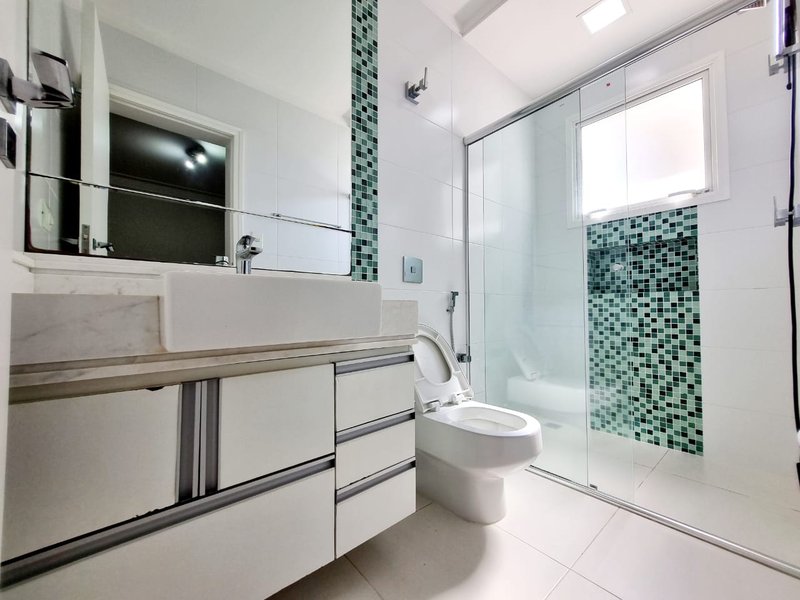 Casa em Condomínio - 3 suítes -  Jacareí - Venda - Jacareí - 