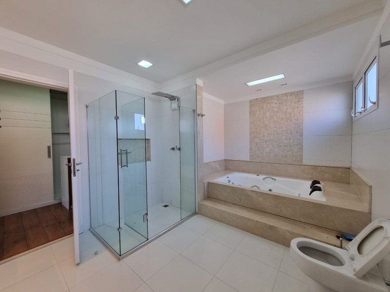 Casa em Condomínio - 3 suítes -  Jacareí - Venda - Jacareí - 