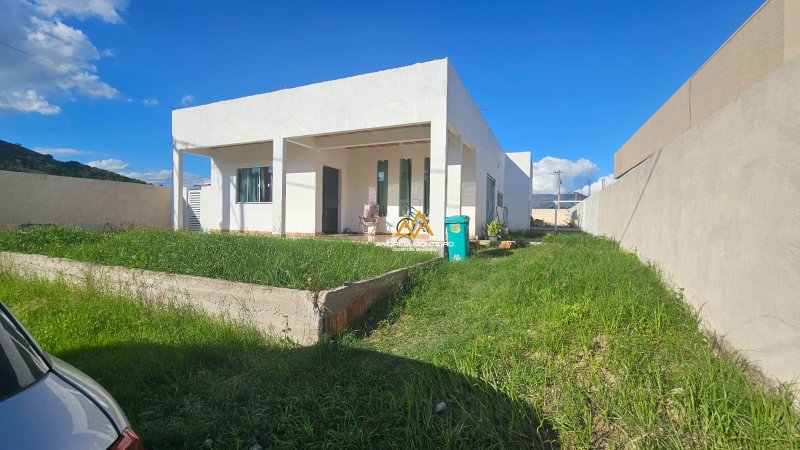Casa com 3 dormitórios à venda, 140 m² - Ubatiba - Maricá/RJ - R$285.000,00 Rodovia Vereador Oldemar Guedes Figueiredo Maricá - 