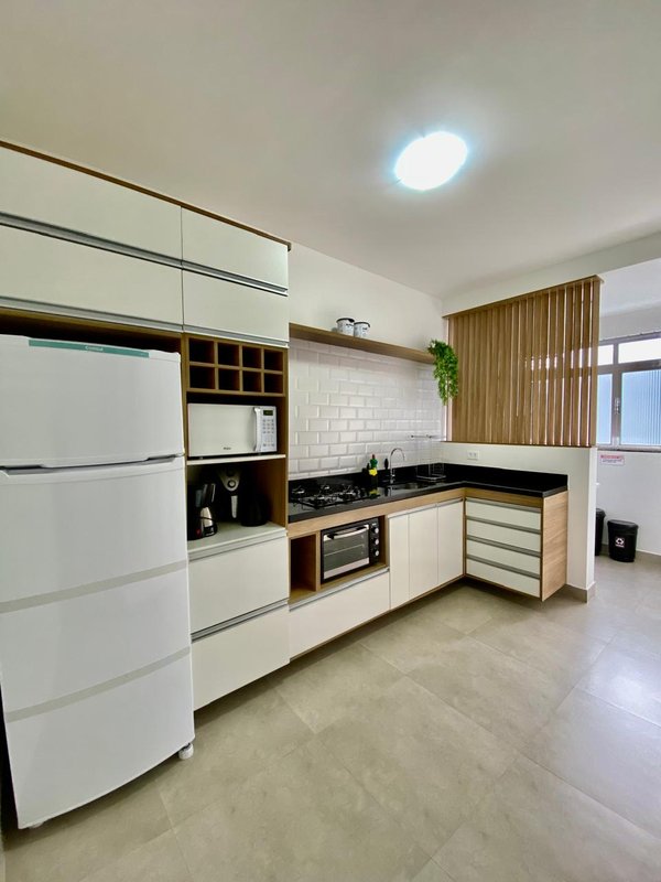 Lindo apartamento a 90 metros da orla na Martim de Sá - Caraguatatuba - 