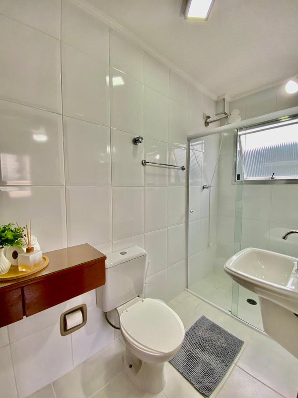 Lindo apartamento a 90 metros da orla na Martim de Sá - Caraguatatuba - 