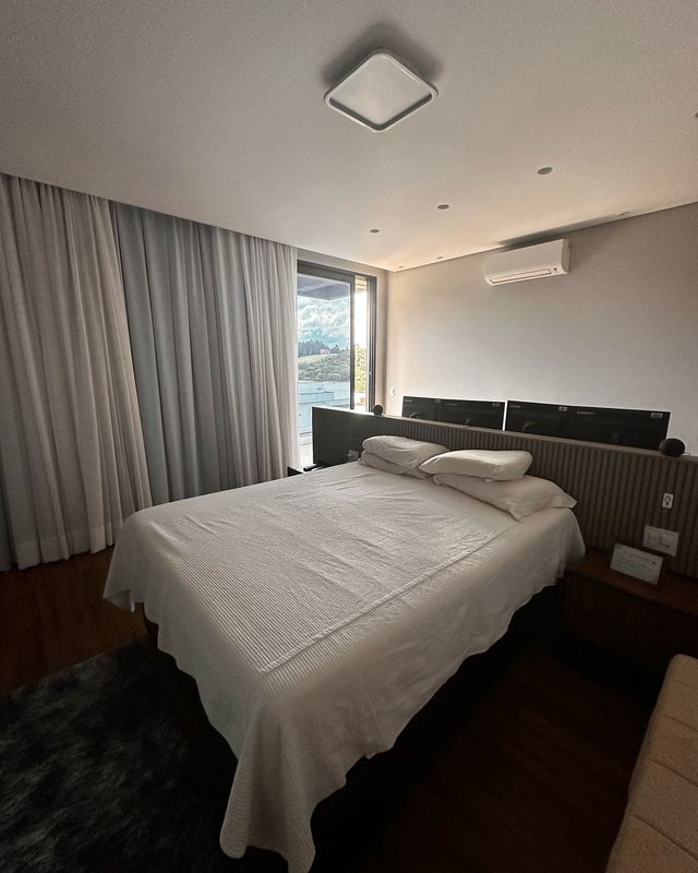 A CASA DOS SONHOS EM UM DOS MELHORES CONDOMÍNIOS DE JUNDIAÍ – SP Avenida das Brisas Jundiaí - 