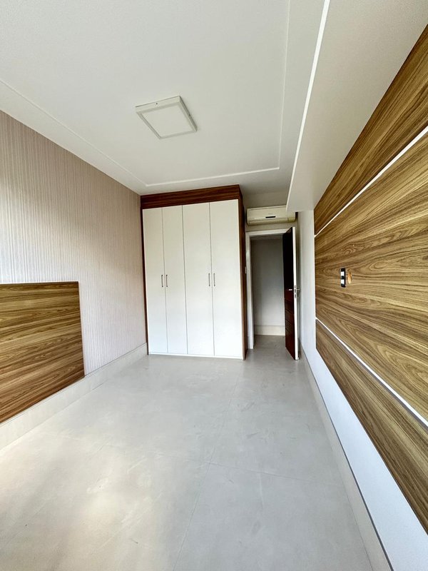 APARTAMENTO NASCENTE 4 QUARTOS SUÍTE DEPENDÊNCIA 2 GARAGENS À VENDA NA GRAÇA! REFORMADO! Rua Martagão Gesteira Salvador - 