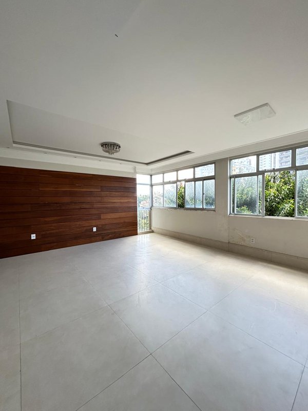 APARTAMENTO NASCENTE 4 QUARTOS SUÍTE DEPENDÊNCIA 2 GARAGENS À VENDA NA GRAÇA! REFORMADO! Rua Martagão Gesteira Salvador - 
