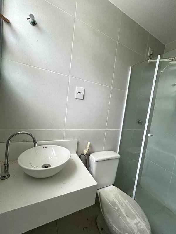 APARTAMENTO NASCENTE 4 QUARTOS SUÍTE DEPENDÊNCIA 2 GARAGENS À VENDA NA GRAÇA! REFORMADO! Rua Martagão Gesteira Salvador - 