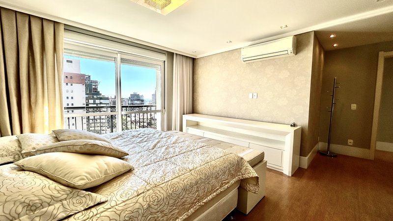 R$ 4.100.000 - RISERVA SCHIAVON - ESPETACULAR APARTAMENTO - ANDAR ALTO - 231M2 - 4 SUÍTES Rua Engenheiro Teixeira Soares Porto Alegre - 