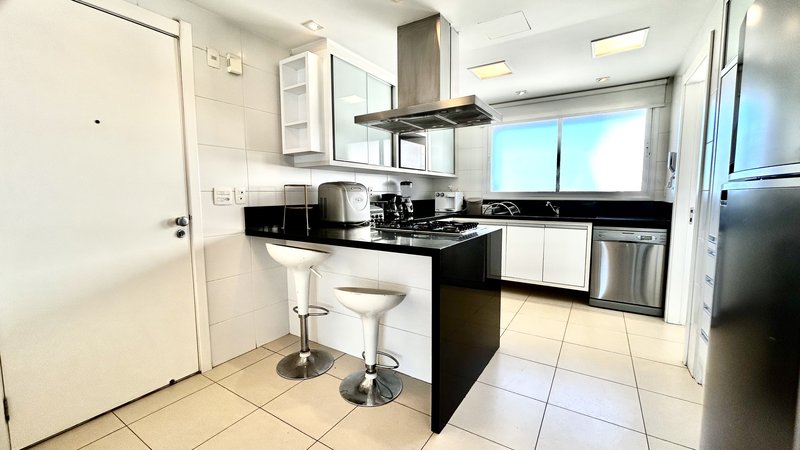 R$ 4.100.000 - RISERVA SCHIAVON - ESPETACULAR APARTAMENTO - ANDAR ALTO - 231M2 - 4 SUÍTES Rua Engenheiro Teixeira Soares Porto Alegre - 