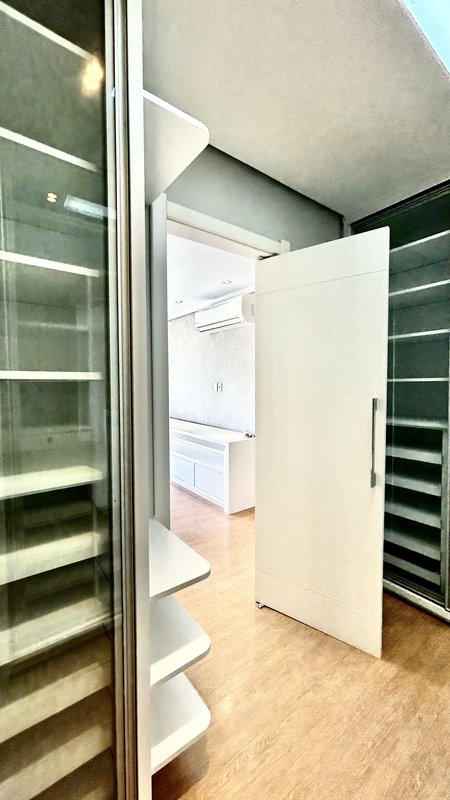R$ 4.100.000 - RISERVA SCHIAVON - ESPETACULAR APARTAMENTO - ANDAR ALTO - 231M2 - 4 SUÍTES Rua Engenheiro Teixeira Soares Porto Alegre - 