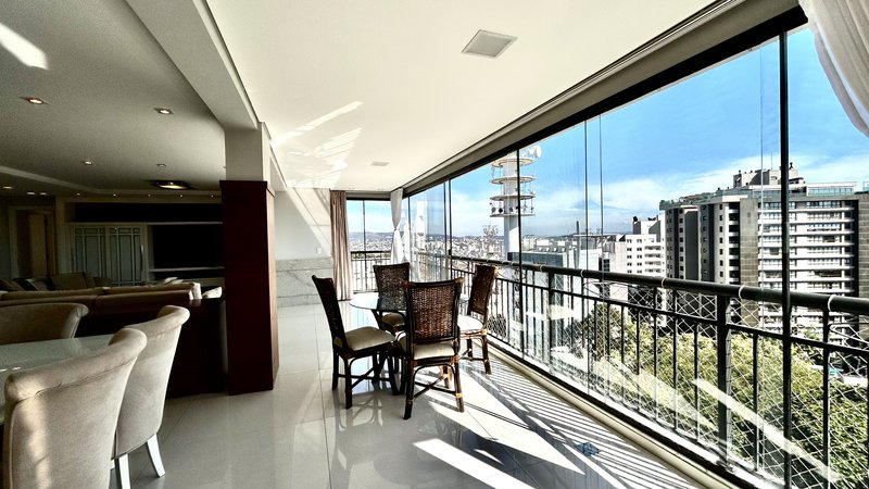 R$ 4.100.000 - RISERVA SCHIAVON - ESPETACULAR APARTAMENTO - ANDAR ALTO - 231M2 - 4 SUÍTES Rua Engenheiro Teixeira Soares Porto Alegre - 