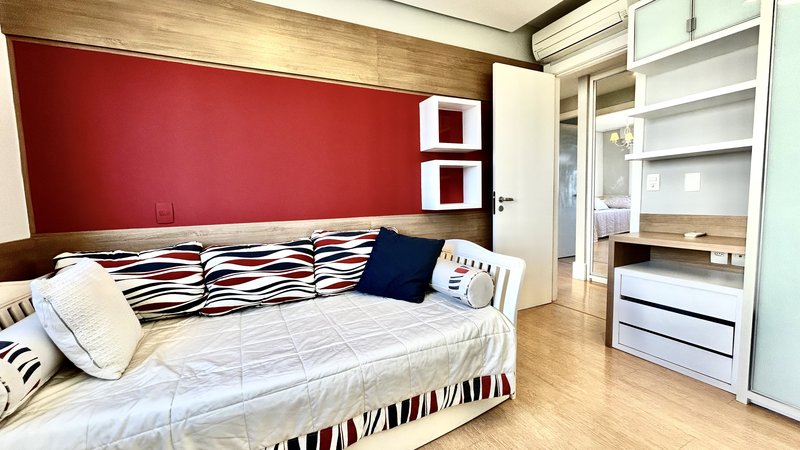 R$ 4.100.000 - RISERVA SCHIAVON - ESPETACULAR APARTAMENTO - ANDAR ALTO - 231M2 - 4 SUÍTES Rua Engenheiro Teixeira Soares Porto Alegre - 