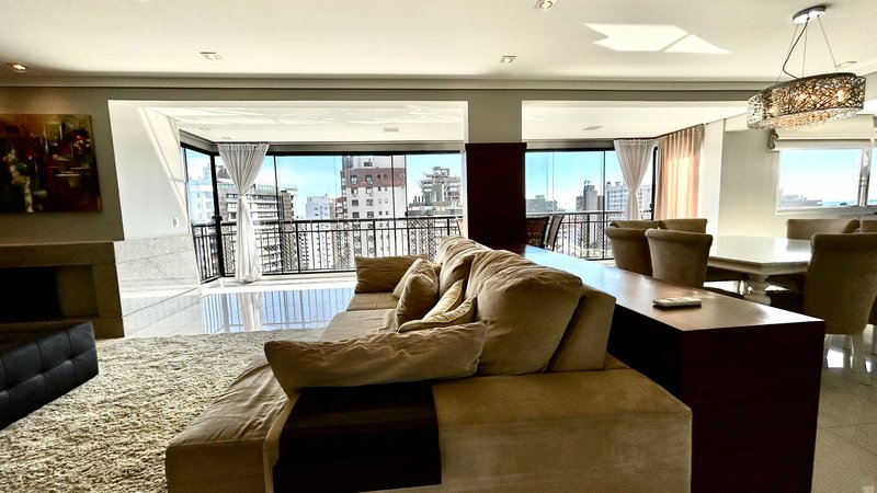 R$ 4.100.000 - RISERVA SCHIAVON - ESPETACULAR APARTAMENTO - ANDAR ALTO - 231M2 - 4 SUÍTES Rua Engenheiro Teixeira Soares Porto Alegre - 