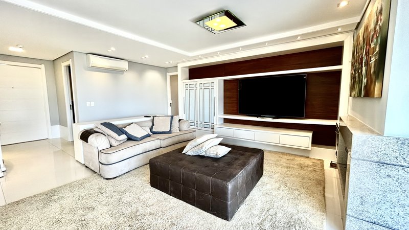 R$ 4.100.000 - RISERVA SCHIAVON - ESPETACULAR APARTAMENTO - ANDAR ALTO - 231M2 - 4 SUÍTES Rua Engenheiro Teixeira Soares Porto Alegre - 