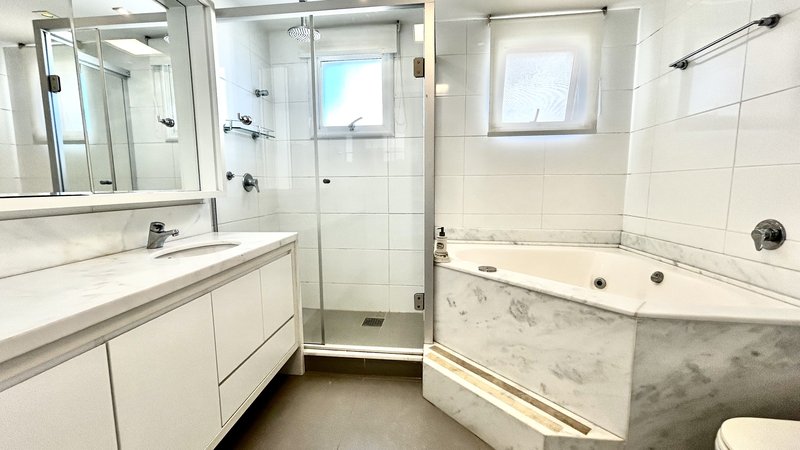 R$ 4.100.000 - RISERVA SCHIAVON - ESPETACULAR APARTAMENTO - ANDAR ALTO - 231M2 - 4 SUÍTES Rua Engenheiro Teixeira Soares Porto Alegre - 