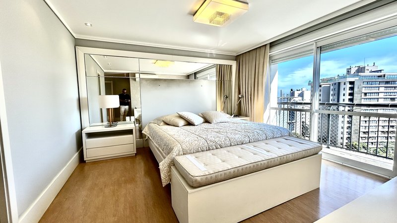 R$ 4.100.000 - RISERVA SCHIAVON - ESPETACULAR APARTAMENTO - ANDAR ALTO - 231M2 - 4 SUÍTES Rua Engenheiro Teixeira Soares Porto Alegre - 