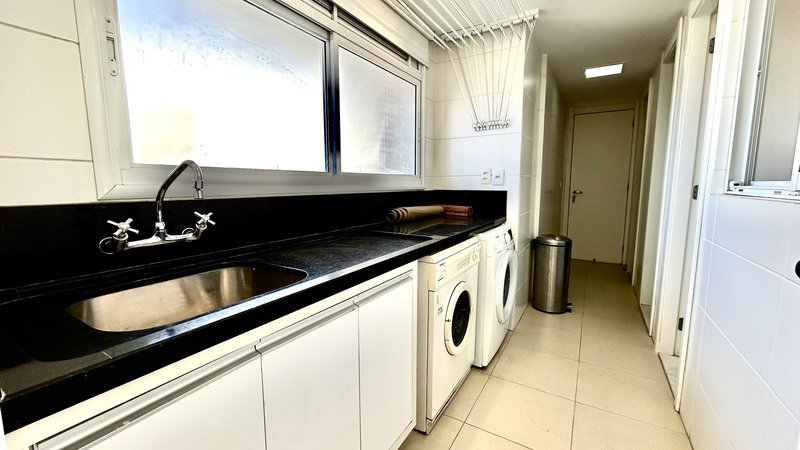 R$ 4.100.000 - RISERVA SCHIAVON - ESPETACULAR APARTAMENTO - ANDAR ALTO - 231M2 - 4 SUÍTES Rua Engenheiro Teixeira Soares Porto Alegre - 