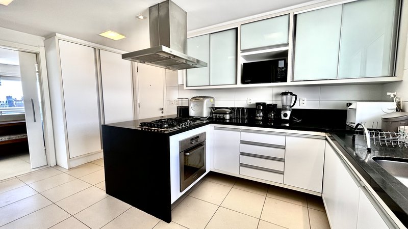 R$ 4.100.000 - RISERVA SCHIAVON - ESPETACULAR APARTAMENTO - ANDAR ALTO - 231M2 - 4 SUÍTES Rua Engenheiro Teixeira Soares Porto Alegre - 