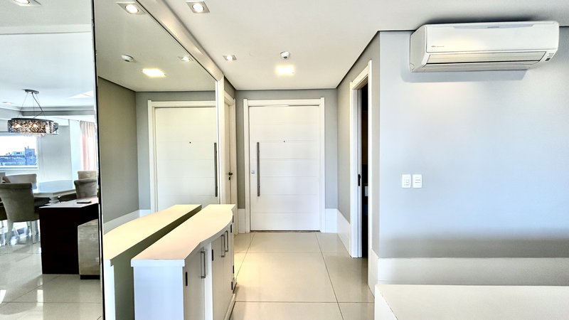 R$ 4.100.000 - RISERVA SCHIAVON - ESPETACULAR APARTAMENTO - ANDAR ALTO - 231M2 - 4 SUÍTES Rua Engenheiro Teixeira Soares Porto Alegre - 