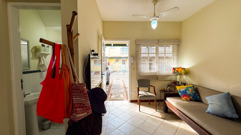 Casa aconchegante em Condomínio na Praia de Juquehy - À VENDA - São Sebastião - 