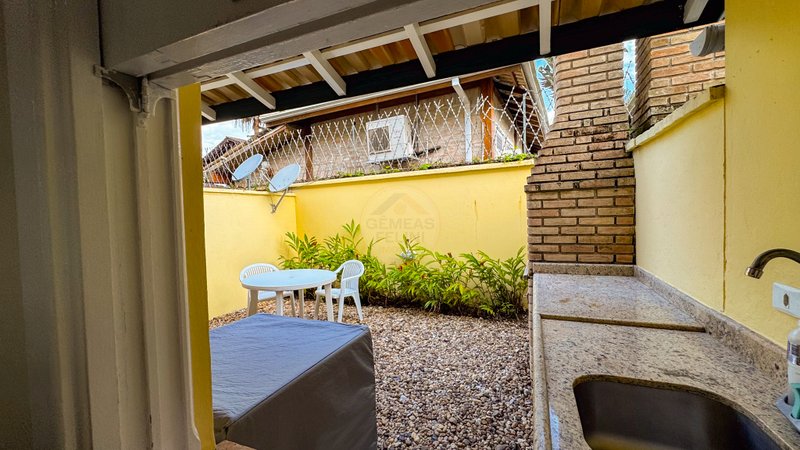 Casa aconchegante em Condomínio na Praia de Juquehy - À VENDA - São Sebastião - 