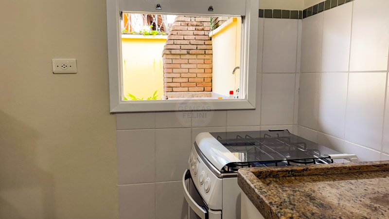 Casa aconchegante em Condomínio na Praia de Juquehy - À VENDA - São Sebastião - 