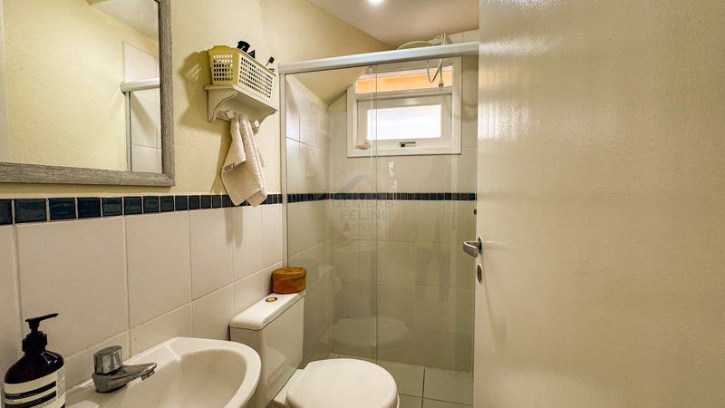 Casa aconchegante em Condomínio na Praia de Juquehy - À VENDA - São Sebastião - 